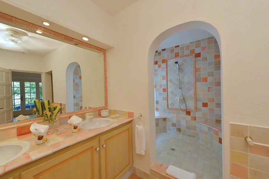 加勒比圣马丁岛普罗旺斯别墅浴室