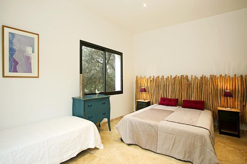 法国科西嘉岛橄榄树别墅卧室