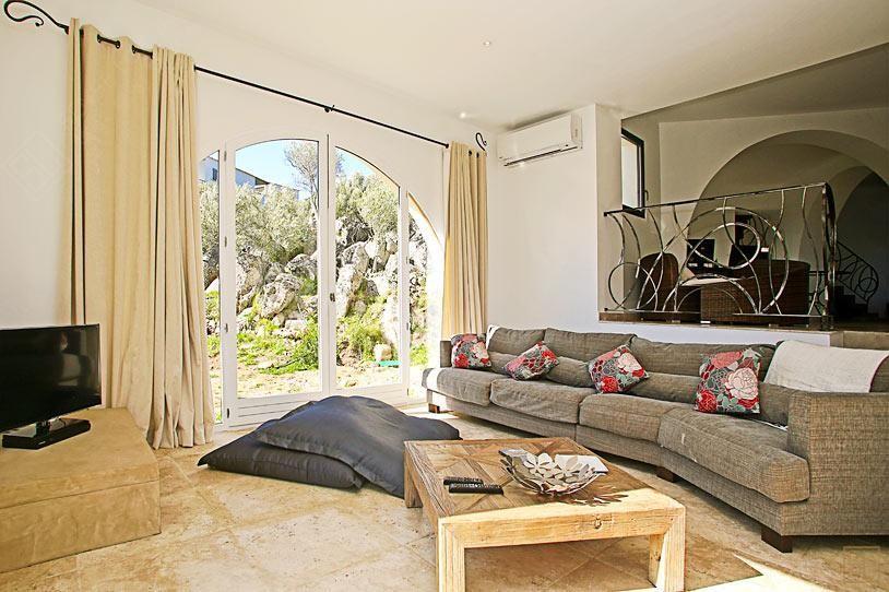 法国科西嘉岛橄榄树别墅客厅