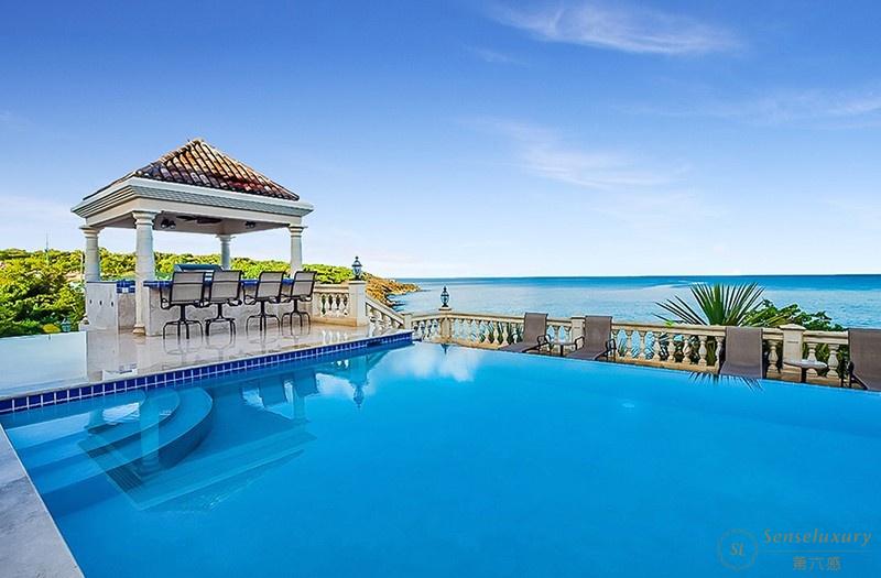 加勒比安圭拉沙上城堡泳池