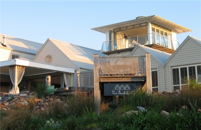 Boatshed - Photo 2