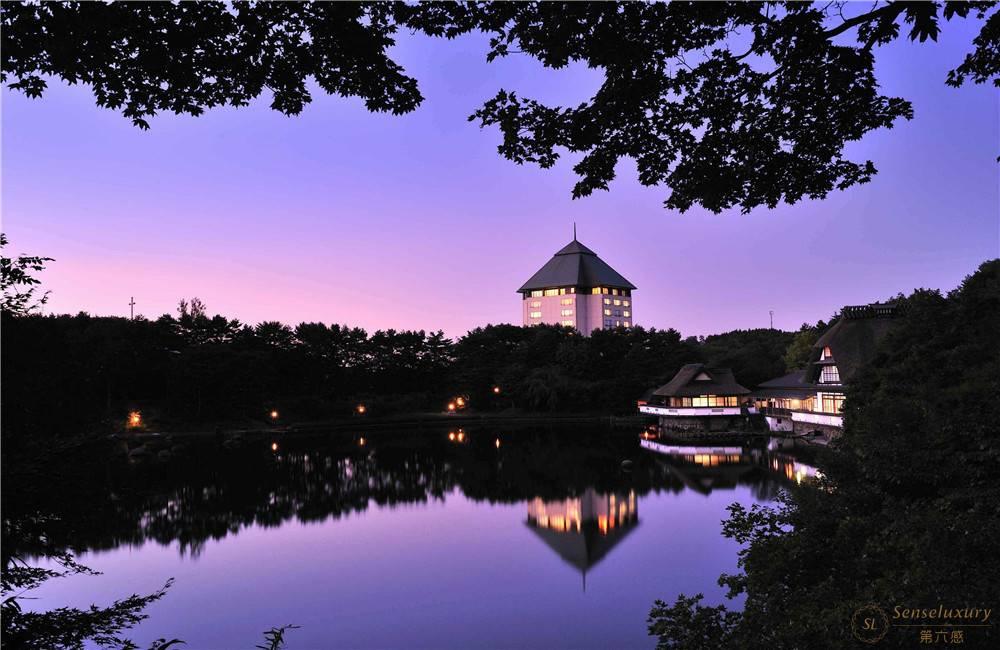 日本青森星野.青森屋室外湖水夜景