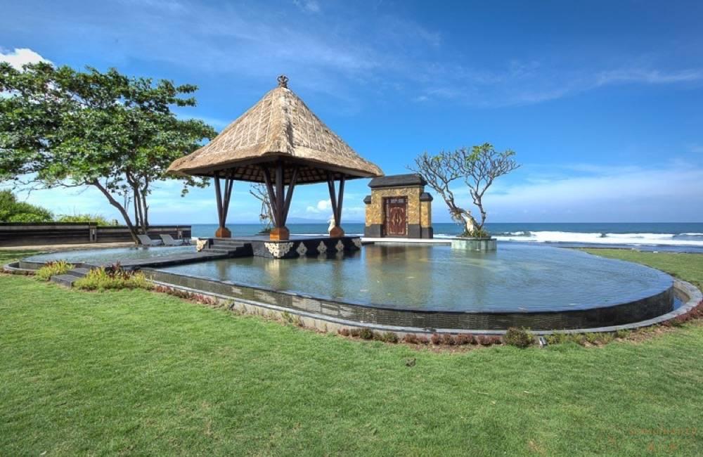 巴厘岛沙努尔海滩豪华海洋别墅庭院泳池