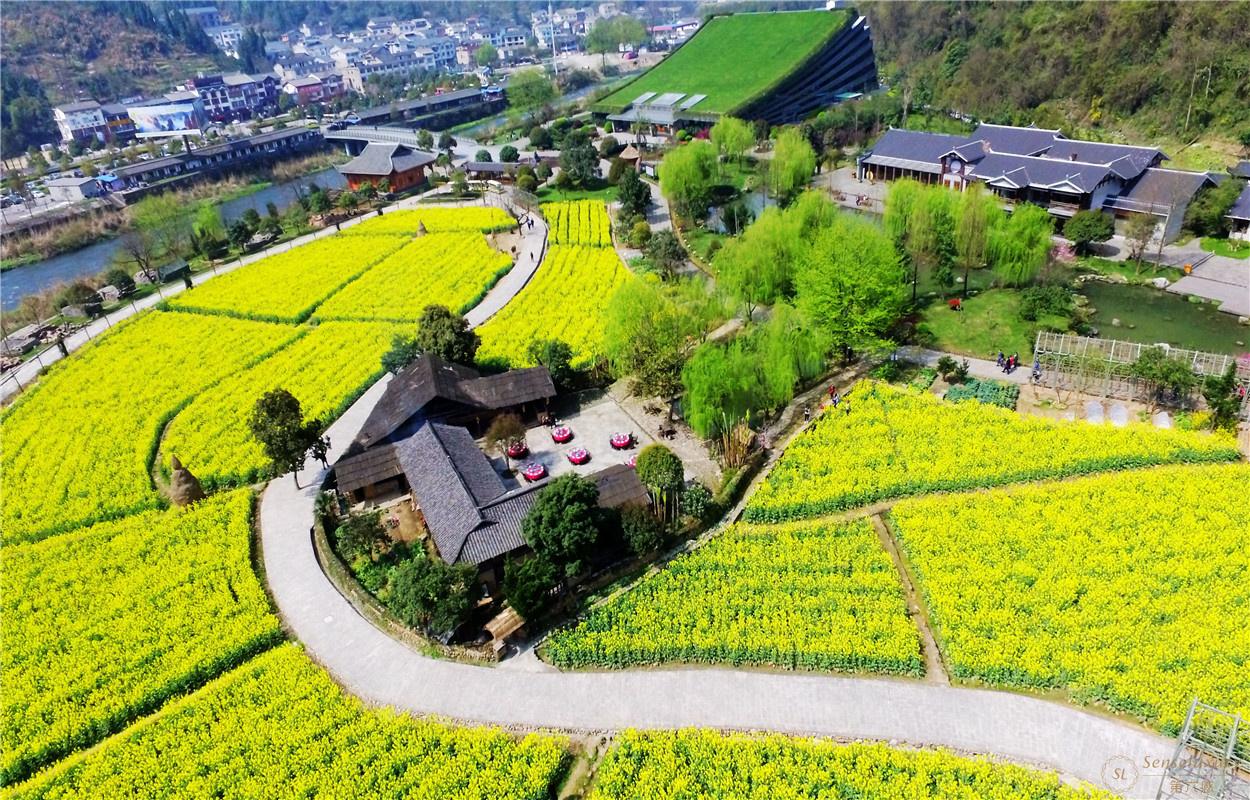 张家界欢喜无厌.龙舍外景