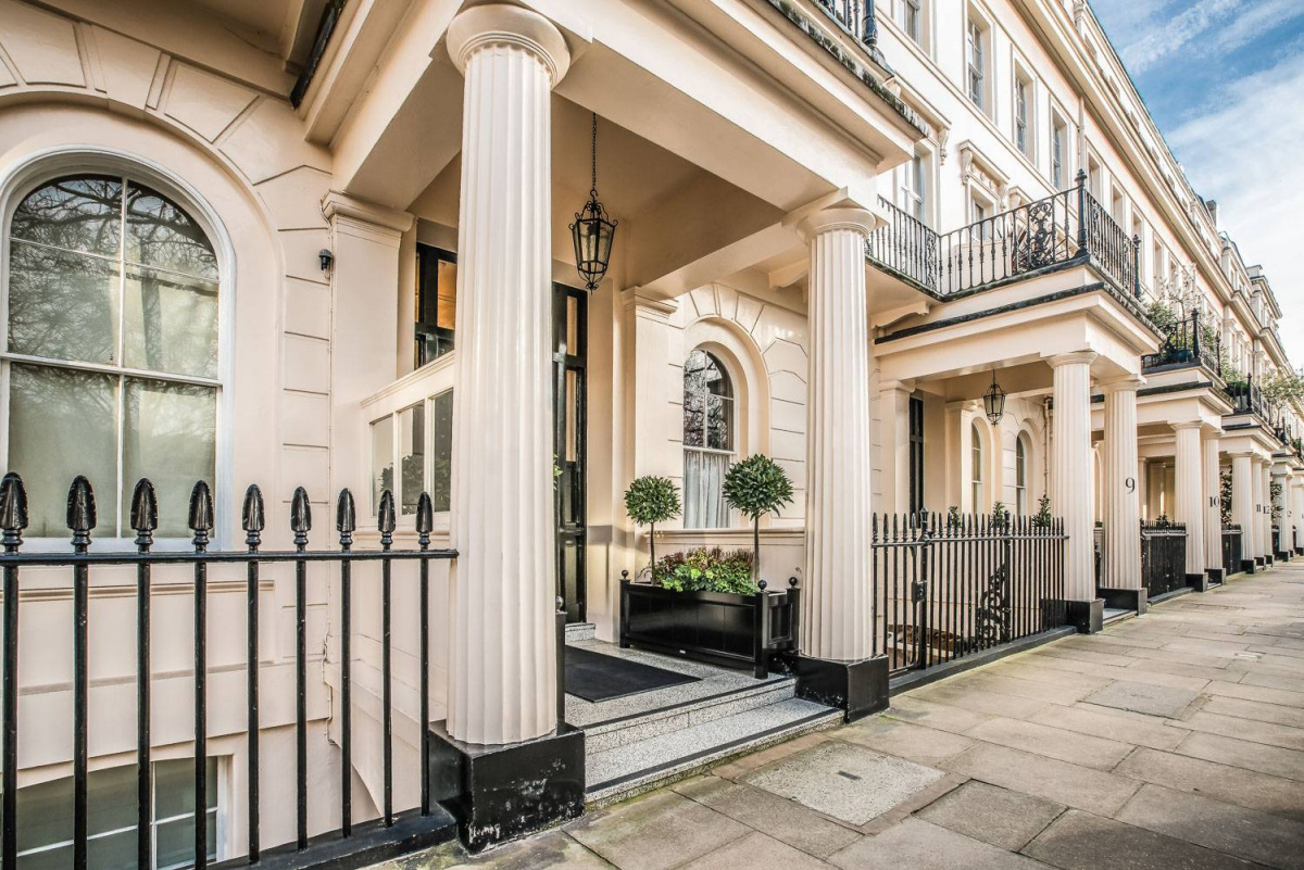 Eaton Square - Photo 2