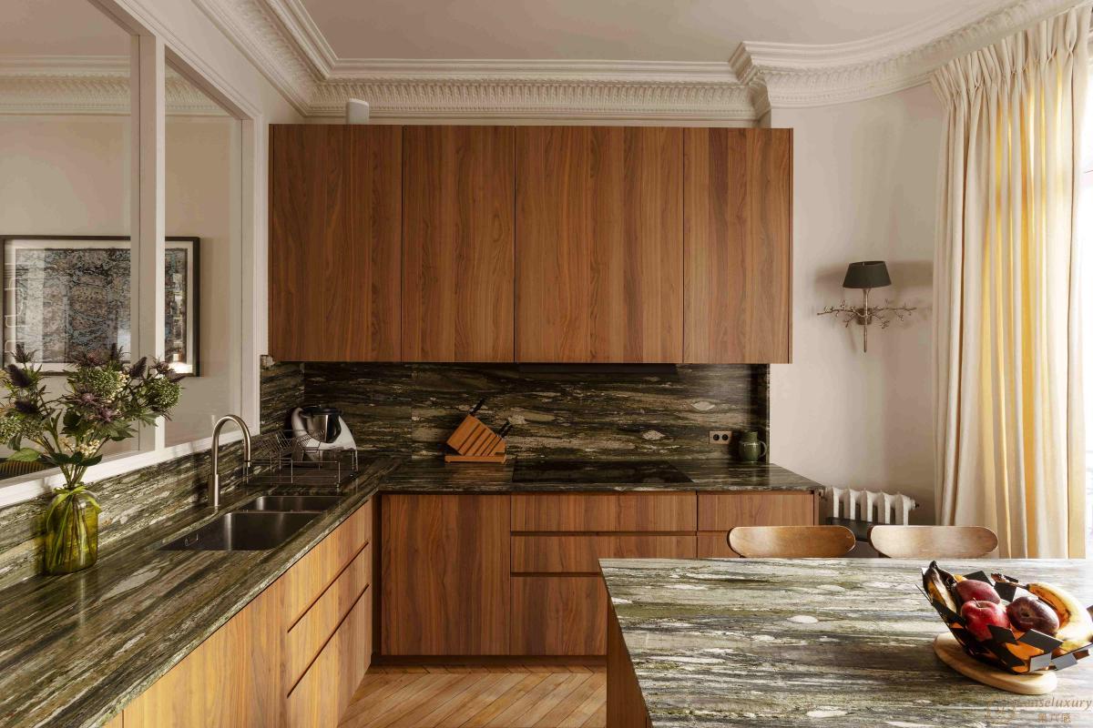 Avenue de Camoens Apartment - Photo 14