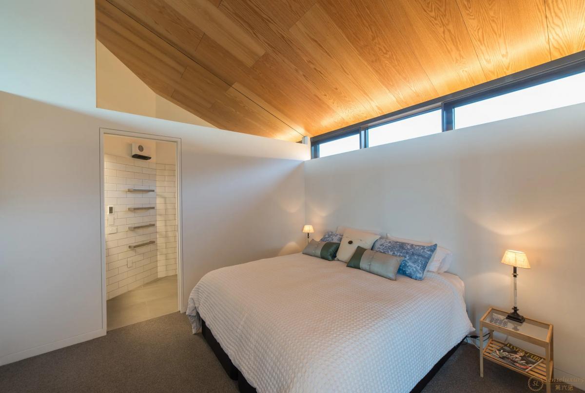 Hawk House - Photo 10