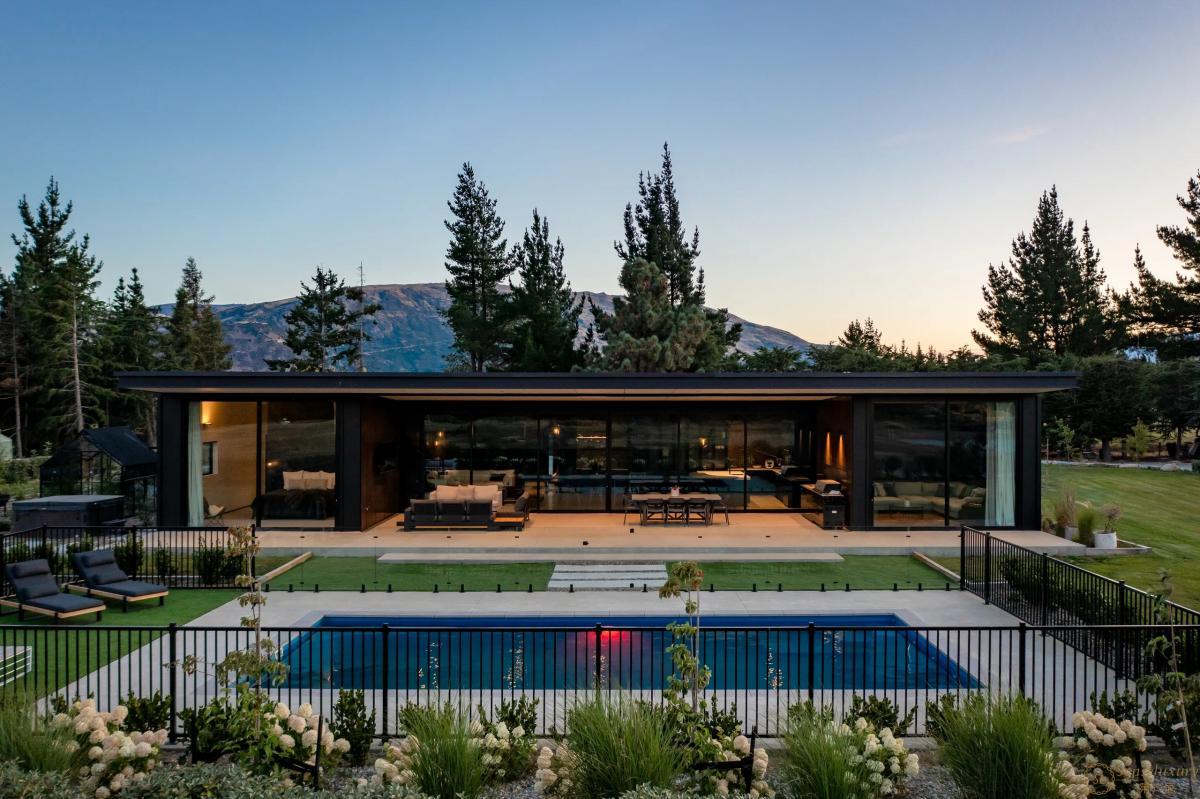 Riverbank Luxury - Photo 6