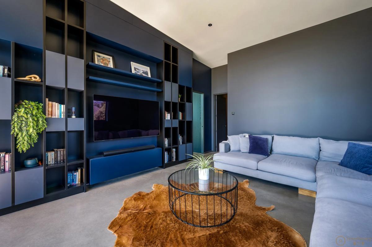 Riverbank Luxury - Photo 22