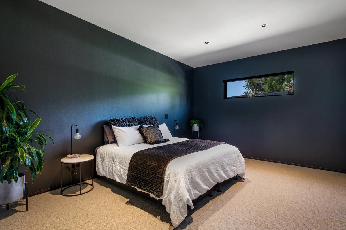 Riverbank Luxury - Photo 30