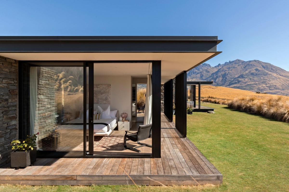 The Lake House - Photo 18