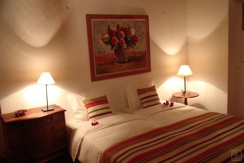 葡萄牙里斯本大西洋青松别墅卧室壁画