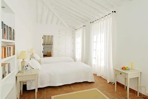 西班牙安达卢西亚香果别墅双人卧室