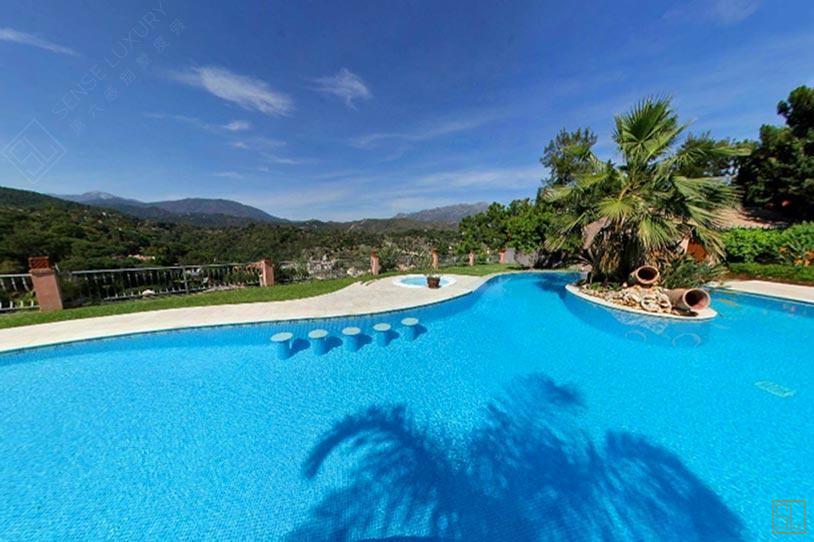 西班牙太阳海岸圣伯纳德别墅私人泳池