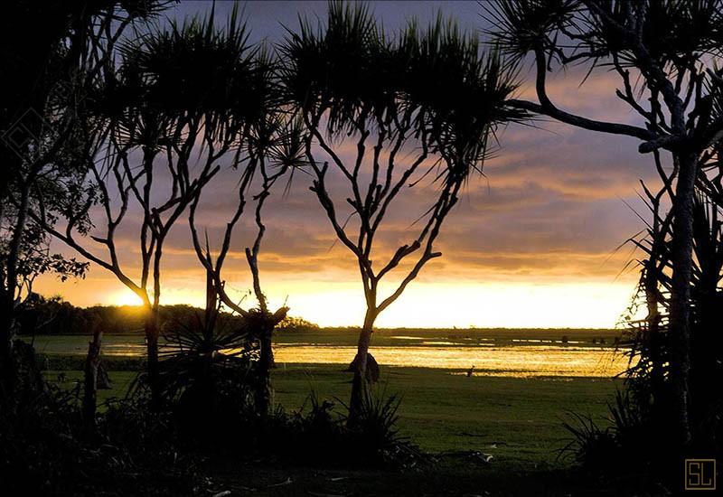 澳大利亚北领地巴姆鲁平原豪华露营区晚景