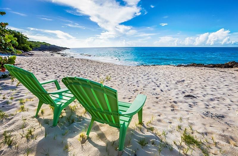 加勒比安圭拉沙上城堡沙滩椅