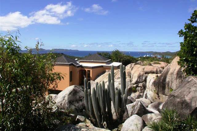 加勒比维京果岛阿玛塔别墅岩石景观