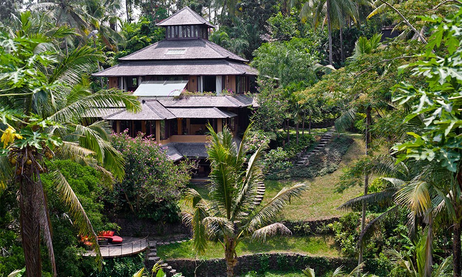 印尼巴厘岛彩虹别墅庭院