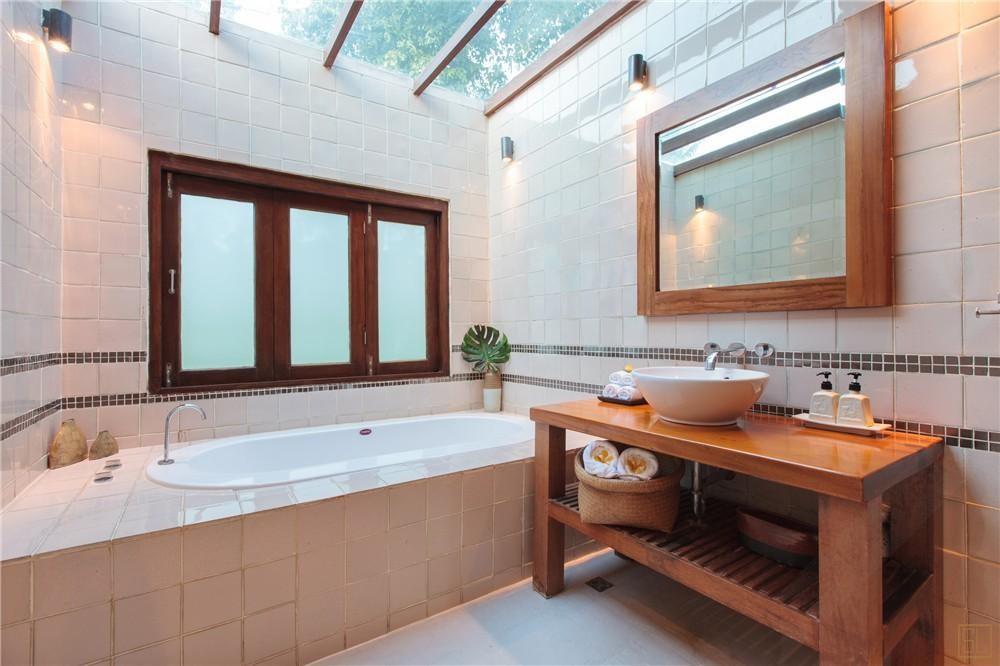 泰国苏梅岛莫莎莫特别墅浴室天窗