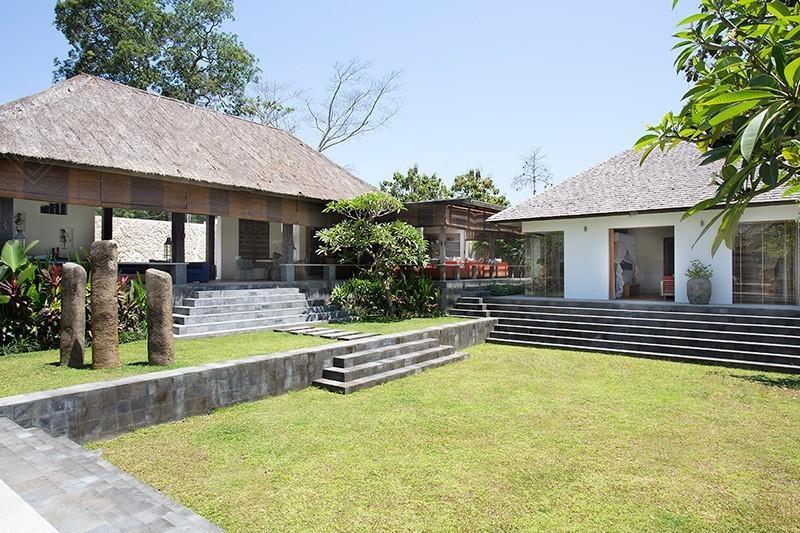 印尼巴厘岛乐维别墅草地