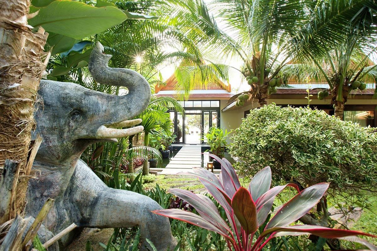 泰国苏梅岛象语别墅大象雕塑