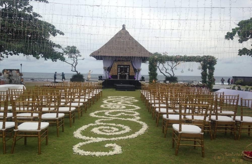 巴厘岛沙努尔海滩豪华海洋别墅婚礼现场