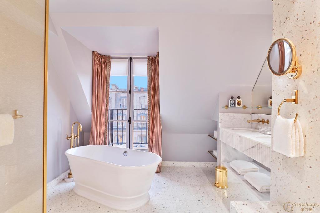 MAISON BARRIERE VENDOME PARIS - Photo 35